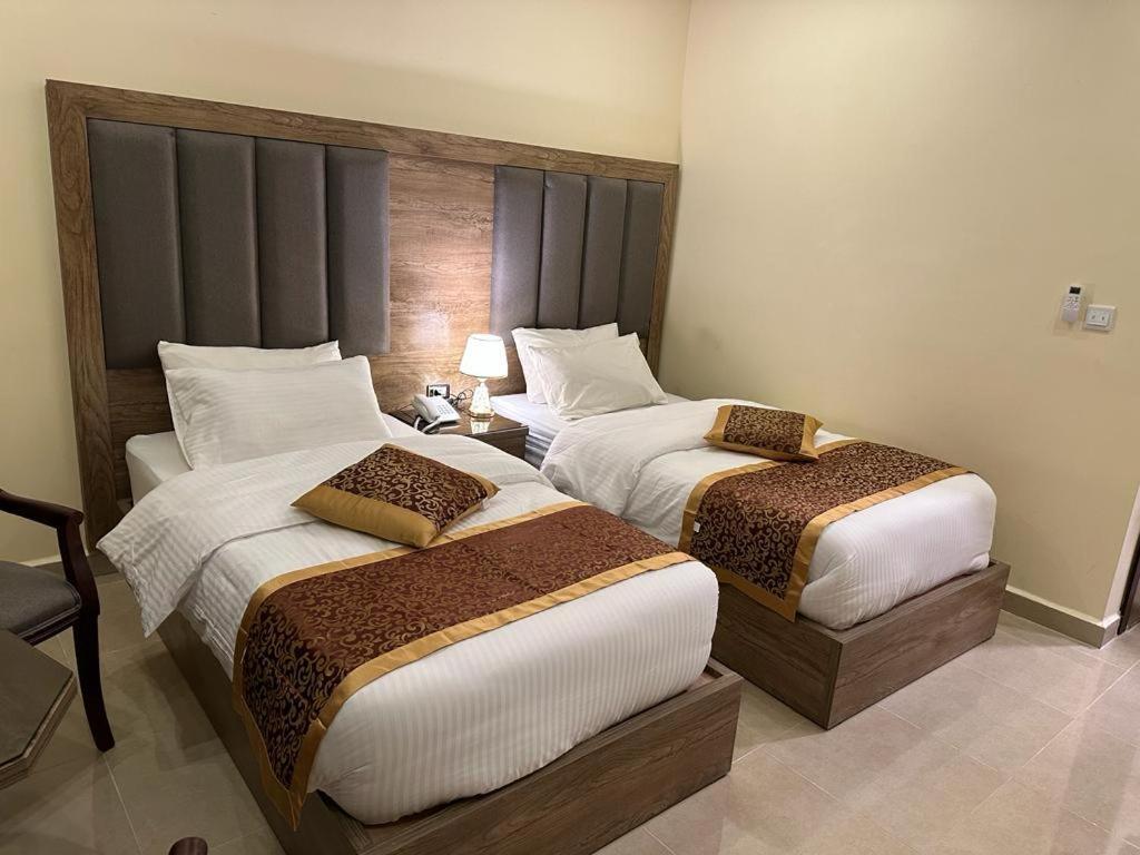 Shaqilath Hotel Wadi Musa Exteriör bild