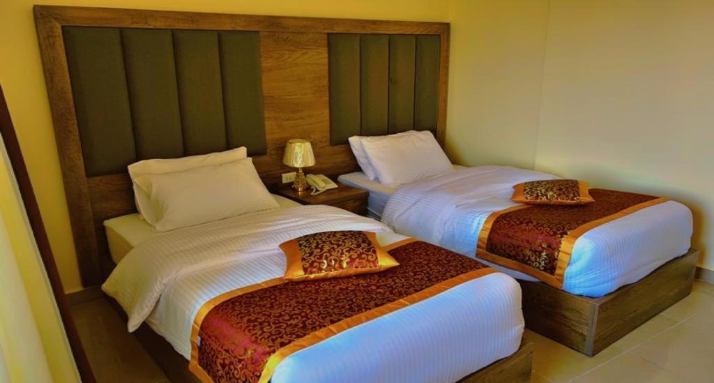 Shaqilath Hotel Wadi Musa Exteriör bild