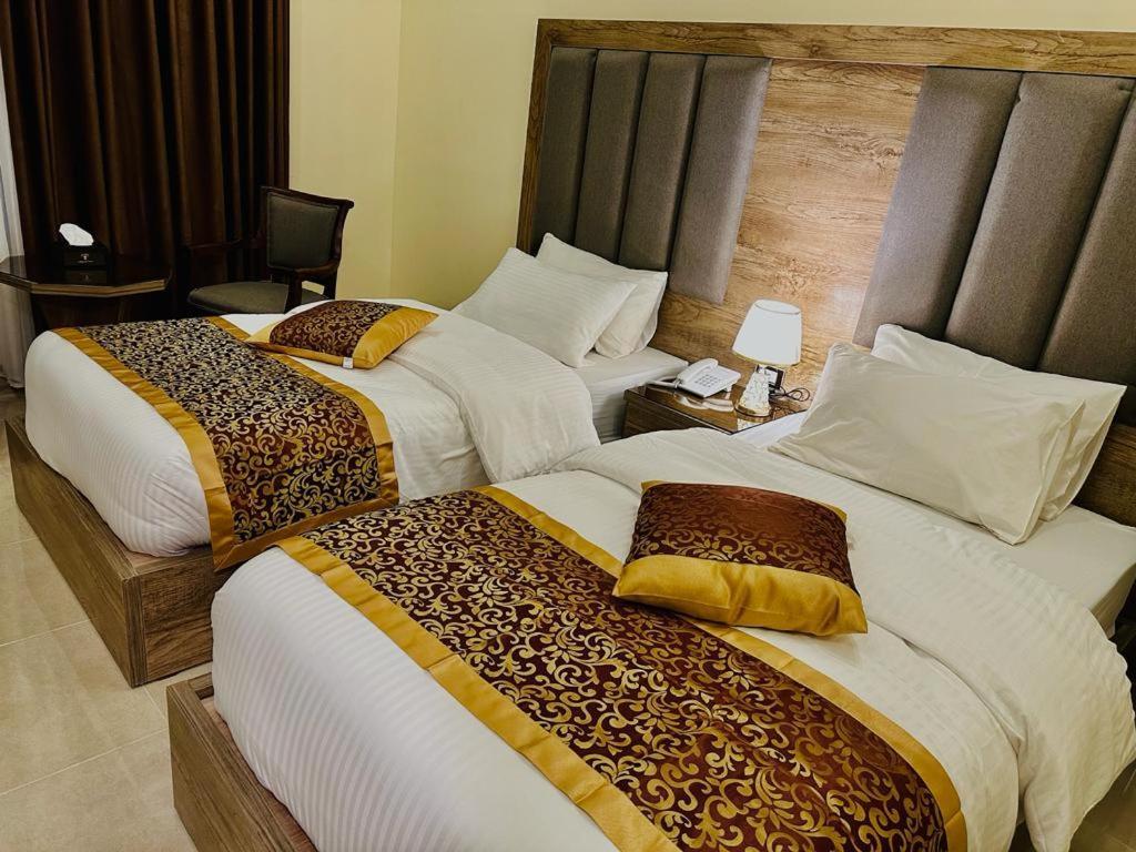 Shaqilath Hotel Wadi Musa Exteriör bild